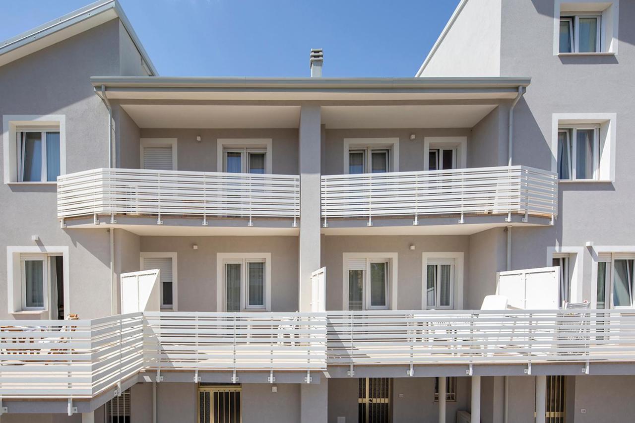 Appartamenti Villa Miramare ريميني المظهر الخارجي الصورة